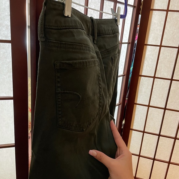 Army green American Eagle jegging pants. Size 4 - Picture 6 of 6